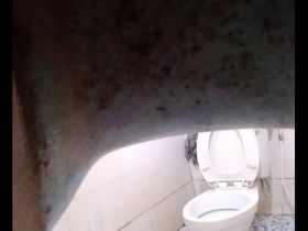 Straight guy masturbates in public restroom