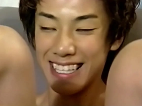 A boy who can feel everything: Gay blowjob scene