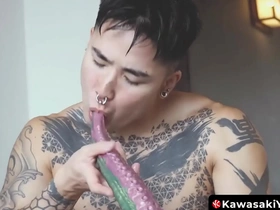 Yoshi Kawasakis anal play and prolapse fetish in a gay porn film