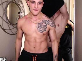Gayhooplas hottest scene yet: gym bros hook up on set